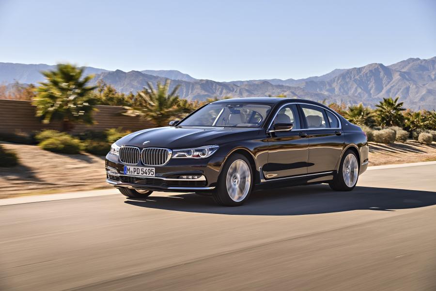  BMW M760Li xDrive V12 Excellence (G12) 2017 года  (WW) (фото 15 из 40)